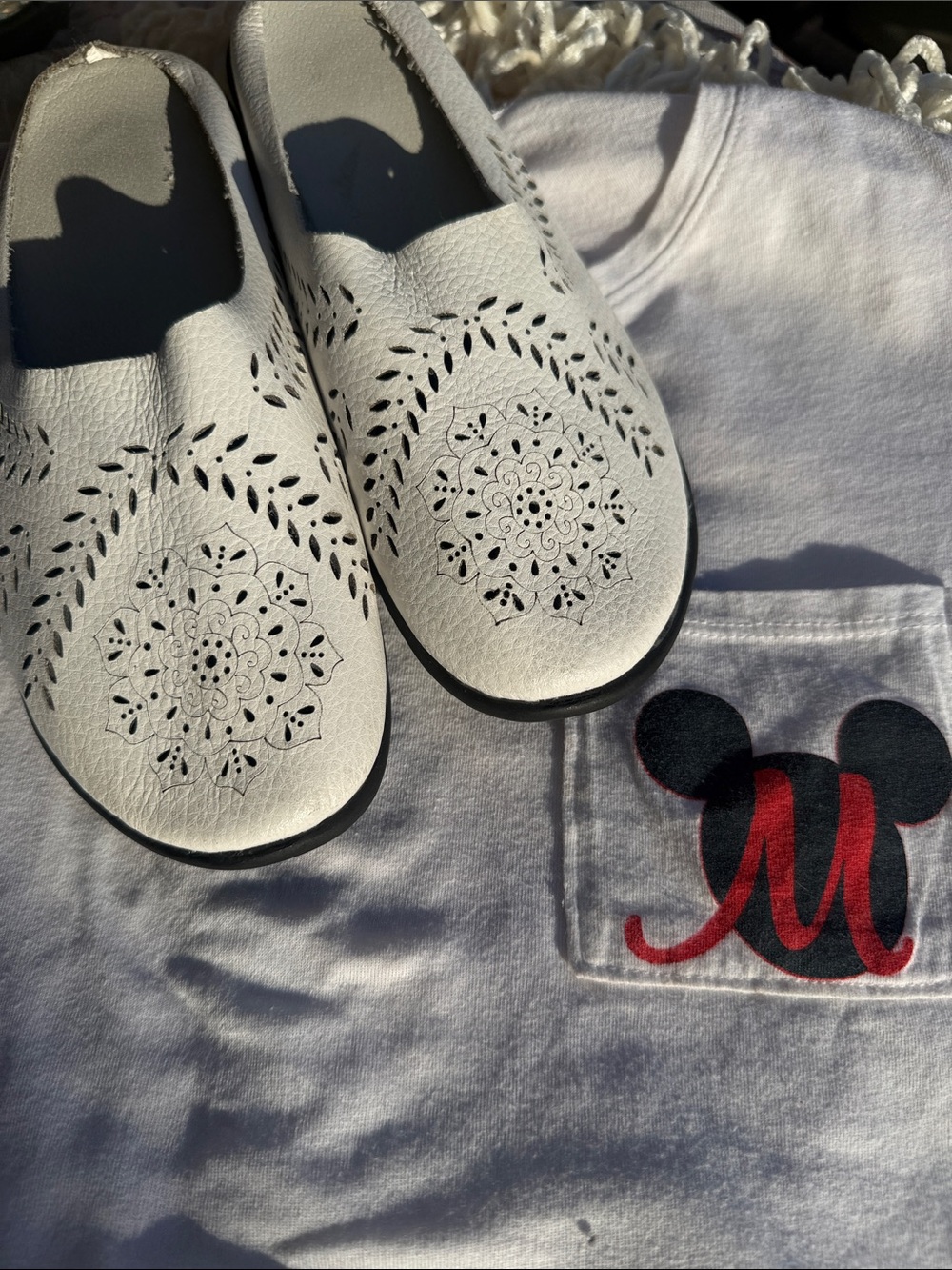 Owlkay White Laser-Cut Slip-On Orthopedic Mules w secure bottoms amazing sz 7.5
